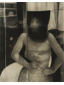 Mujer con rostro en tendedero, Hugo Crosthwaite